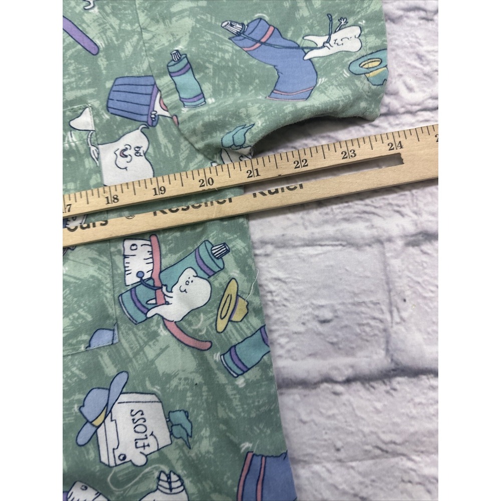 Peaches Uniforms Dental Print Scrub Top Sage Green V-Neck Size S Teeth Floss - Picture 6 of 7